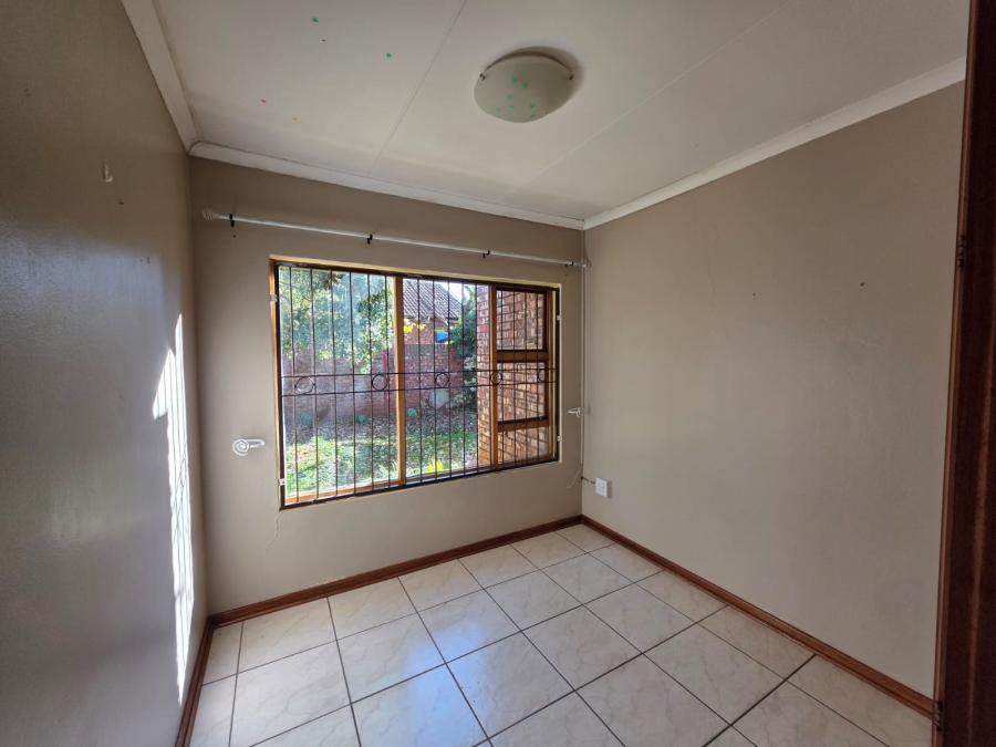 To Let 3 Bedroom Property for Rent in Langenhovenpark Free State